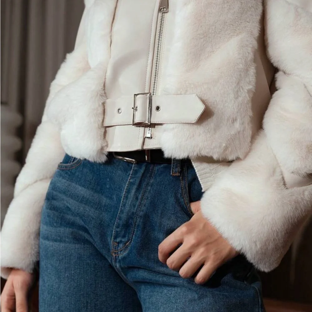 New (LIMITED QTY) Cozy Contrast Zip-Up Fuzzy Coat - Picture 5 of 8